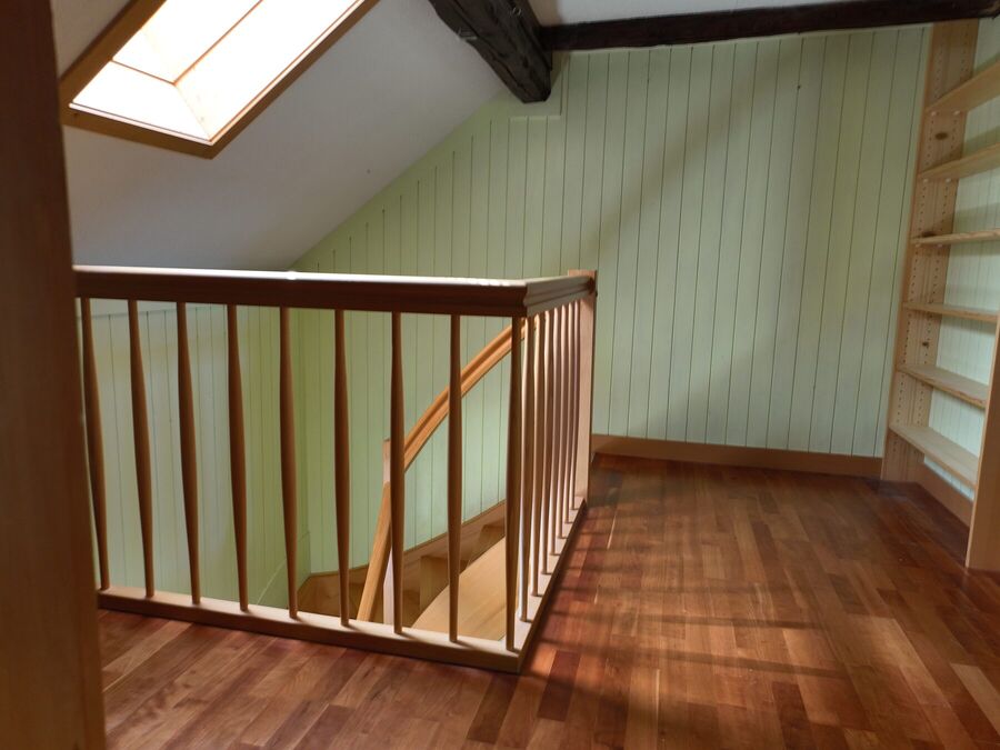 Galerie im Dachgeschoss mit Dachfenster